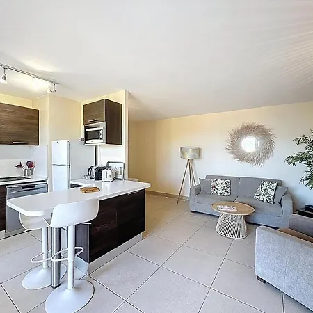 Vue à – Le Paradis Les Pieds Dans L’eau Calvi (Corsica)